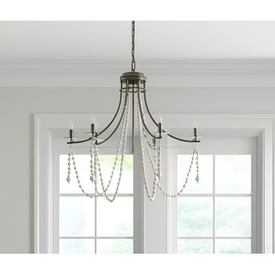 Lustre à six lumières blanc et argent de style bougie blanc et argent