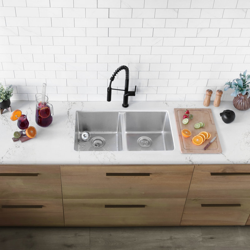 Stylish Dual-mount 31" Double Bowl Stainless Steel Kitchen Sink with Strainers