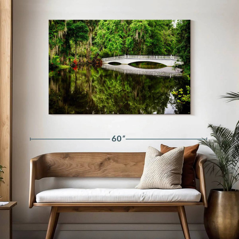 Alvord reflet d'une passerelle en bois blanc