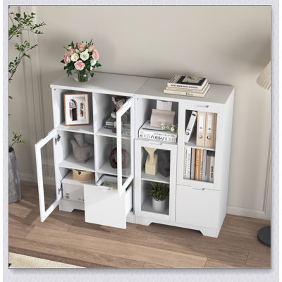 Armoire en bois avec 2 portes en verre et 2 espaces de rangement
