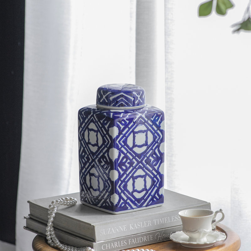 Urnes et pots en porcelaine