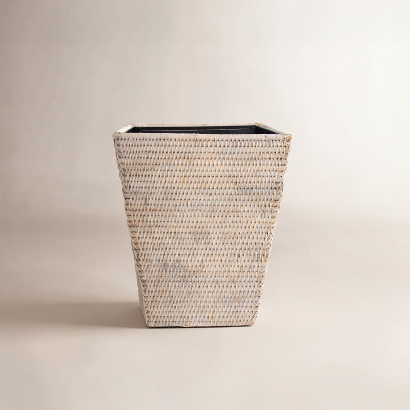Tapered 4 Gallon Waste Basket, White Wash