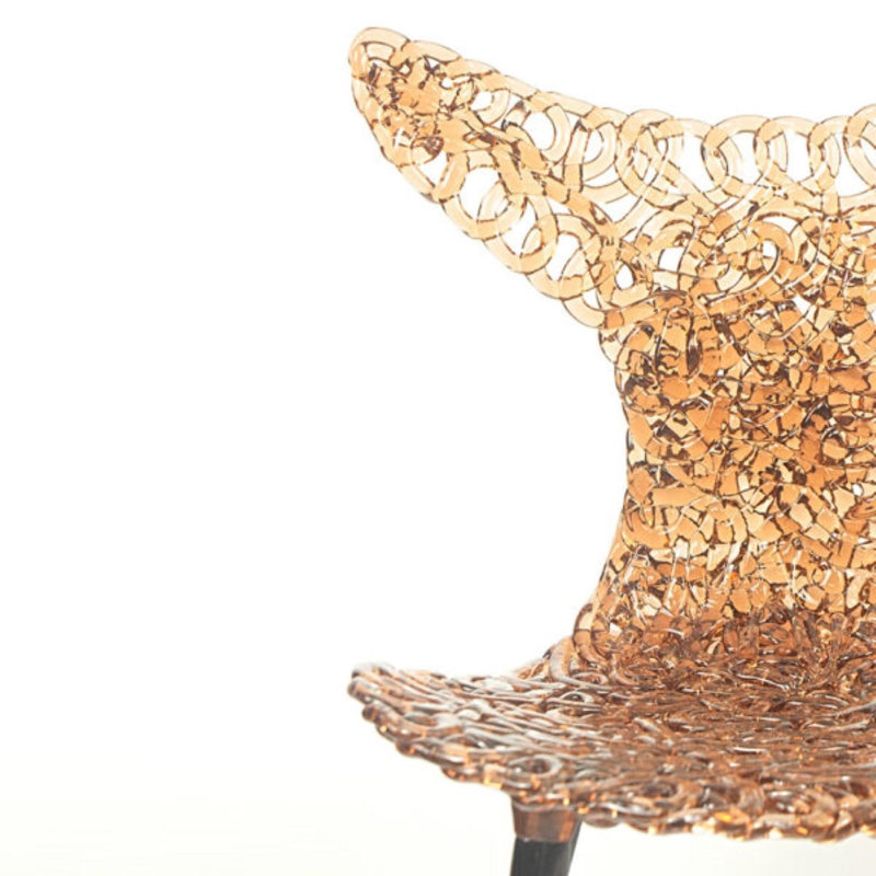 Innovative Chair – Fluid Design With Lighting Reflections And Bold Color Options