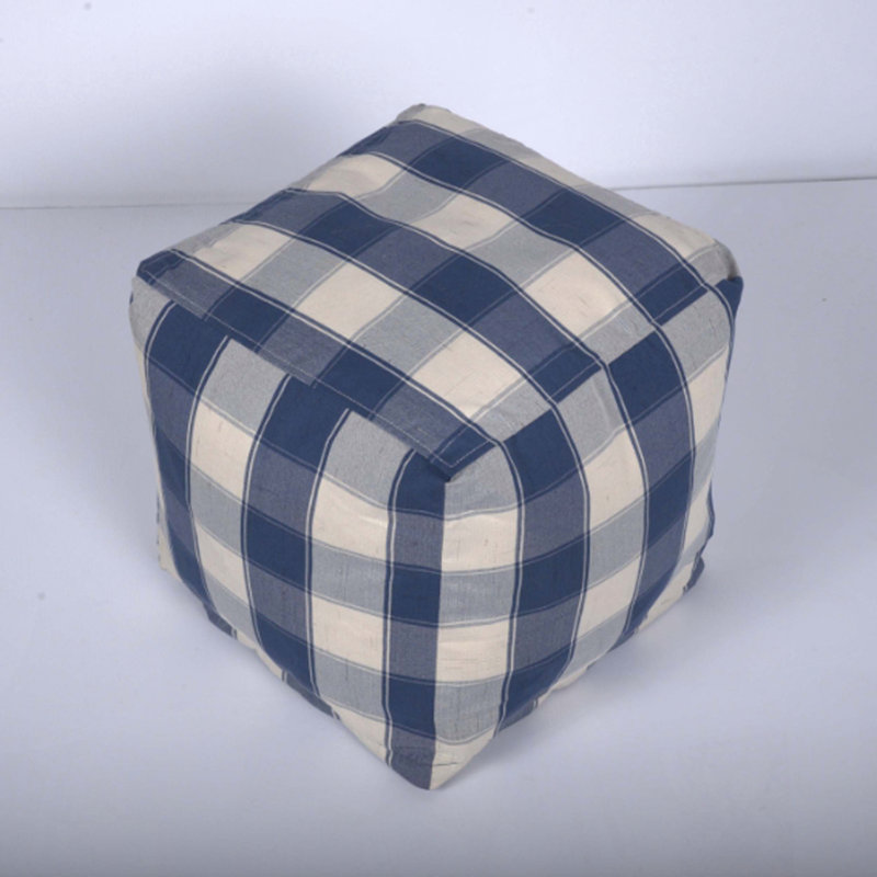 Pouf carré à carreaux ivoire et bleu marine