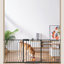 Barrière de sécurité extra large à fermeture automatique pour animaux de compagnie - fixée à la pression, réglable de 62,2 po à 71,7 po - noire pour portes / escaliers, résistante aux animaux de compagnie
