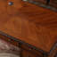 Bureau sculpté de style américain