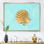 Coquillage doré sur bleu clair - reproduction sur toile
