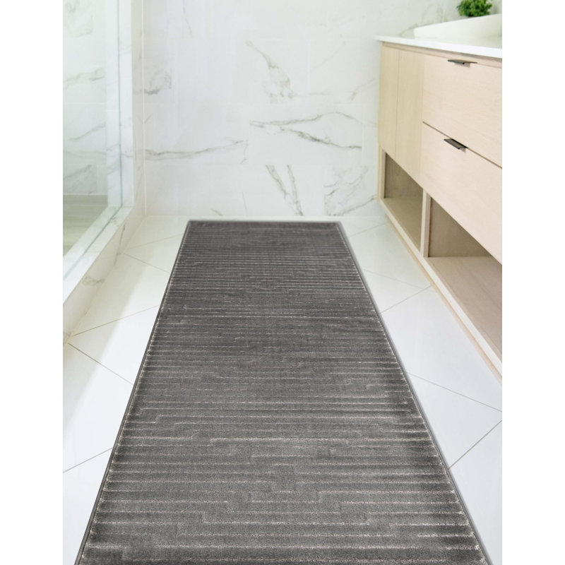 Tapis contemporain gris et argenté Omotayo, Tapis de couloir 2 pi x 8 pi