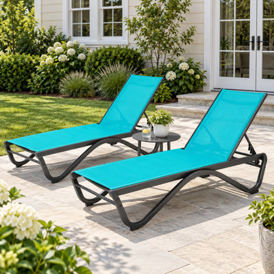 Méridienne d'extérieur Kozyard, structure entièrement en aluminium, méridienne inclinable réglable entièrement plate pour la piscine, le soleil et la cour, turquoise, 2 chaises + table
