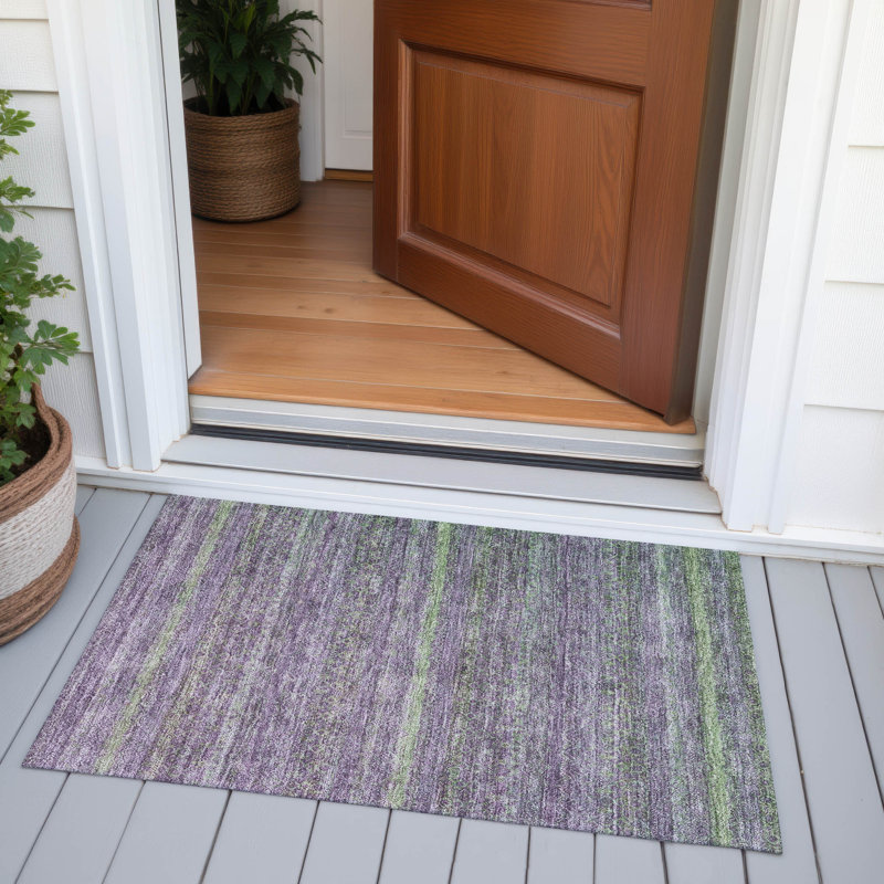 Tapis mauve lavable à la machine intérieur / extérieur Xhevrie, Rectangle 1 pi 8 po x 2 pi 6 po