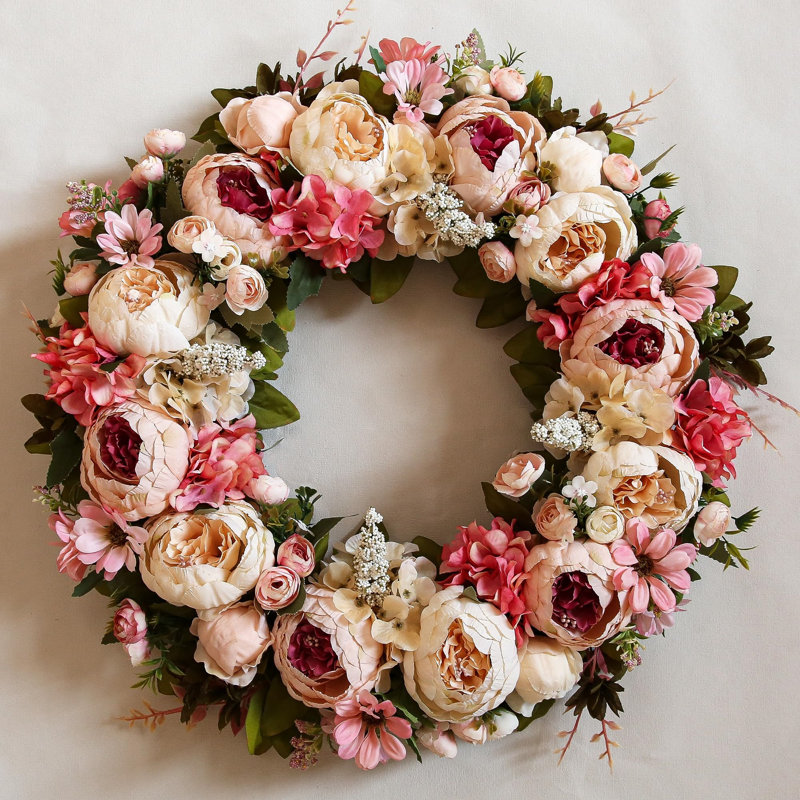 Plastic 59cm Wreath