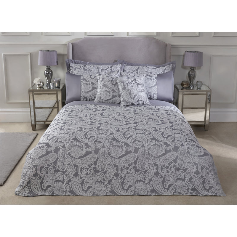 Duchess Polyester Paisley Duvet Cover Set with Pillow Shams, Kingsize - 2 Standard Pillowcases, Silver