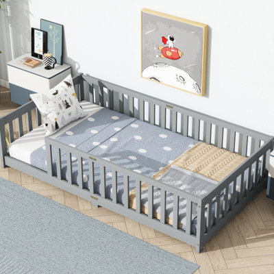 Lit simple gris avec garde-corps, favorise l’indépendance dans votre espace personnel, clôture à 7 lattes en contreplaqué renforcé, conception multifonctionnelle pour «dormir et apprendre à marcher», installation facile