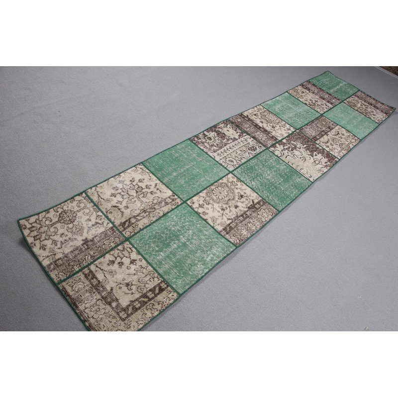 Tapis de couloir turc vert en patchwork de laine avec pompons, idéal pour les escaliers ou les couloirs