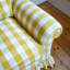 Canapé simple en tissu jaune