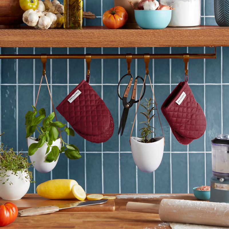 KitchenAid Asteroid Solid Textured Mini Oven Mitt, Sundried Tomato