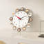 Horloge murale brune et blanche