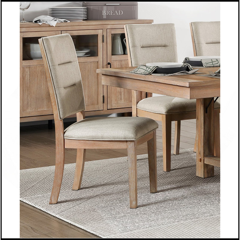 Magnifique ensemble de chaises de salle à manger en bois clair avec finition en chêne clair et siège rembourré beige