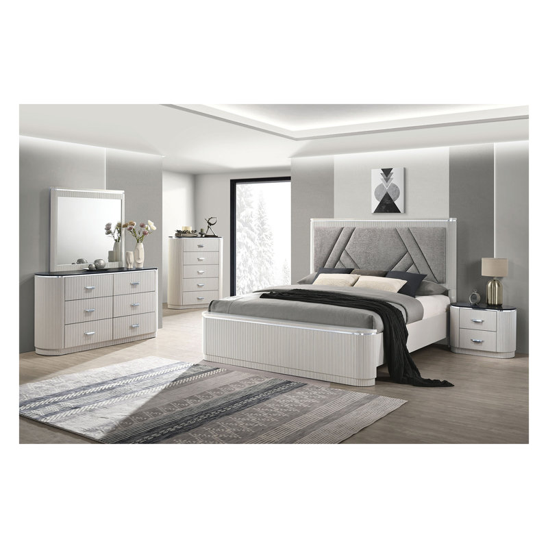 Commode de chambre contemporaine à 5 tiroirs gris clair avec plateau en pierre de culture et poignées chromées
