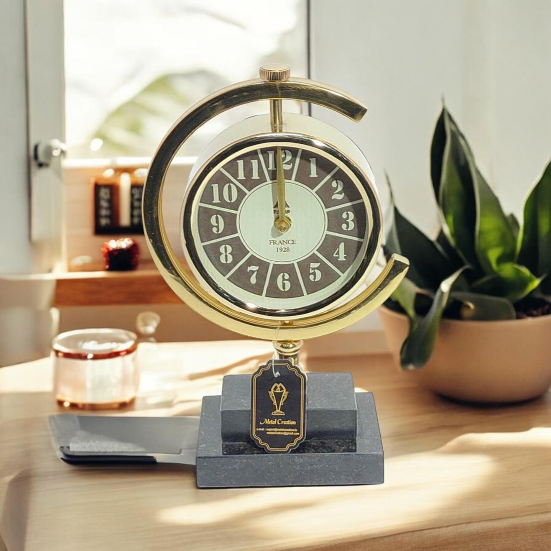 Traditional Numerical Metal Quartz Movement / Crystal Tabletop Clock Gold