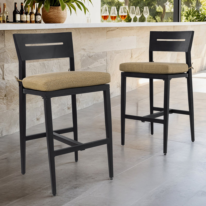 Chaises de bar modernes en aluminium 2pc, pieds fuselés, repose-pieds, ergonomique, noir Ember, coussin pour l'extérieur, près de la piscine