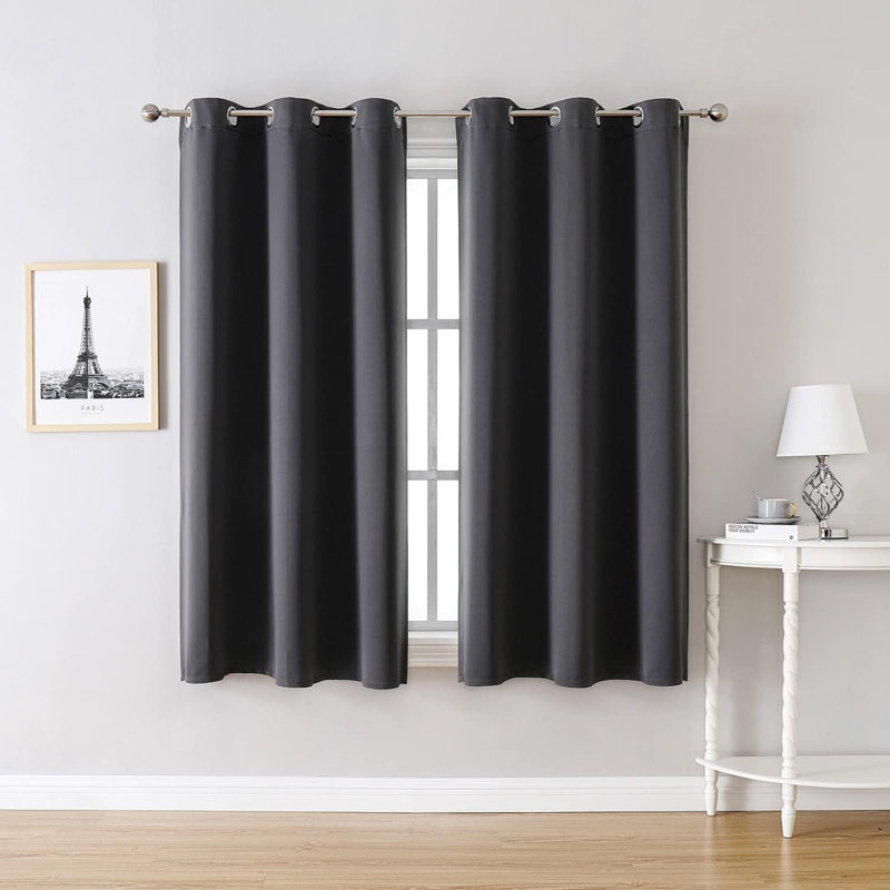Panneau de rideau occultant et isolant avec œillets Cecillia, L 42 po x L 63 po, Gris mat