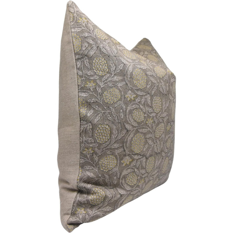 Coussin décoratif pour canapé et lit en tissu fabriqué à la main Fabividine, H 14 po x l 14 po