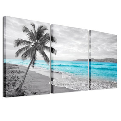 Ensemble de 3 toiles murales représentant un palmier noir et blanc sur une plage turquoise.