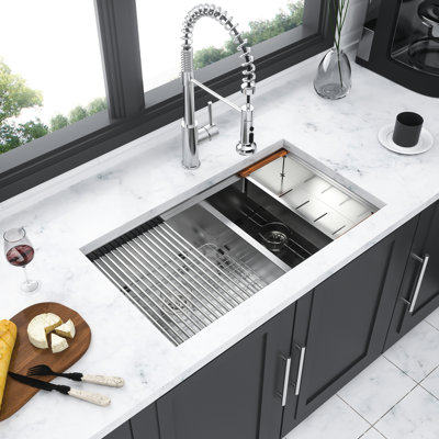 Évier de cuisine encastré 30 po x 19 po à double cuve 60/40 en acier inoxydable T304 de calibre 16 avec deux cuves profondes de 10 po, tablier avant en forme de X, guide d'eau en forme de X, coin arrondi R10, revêtement, patin en caoutchouc de 3 m
