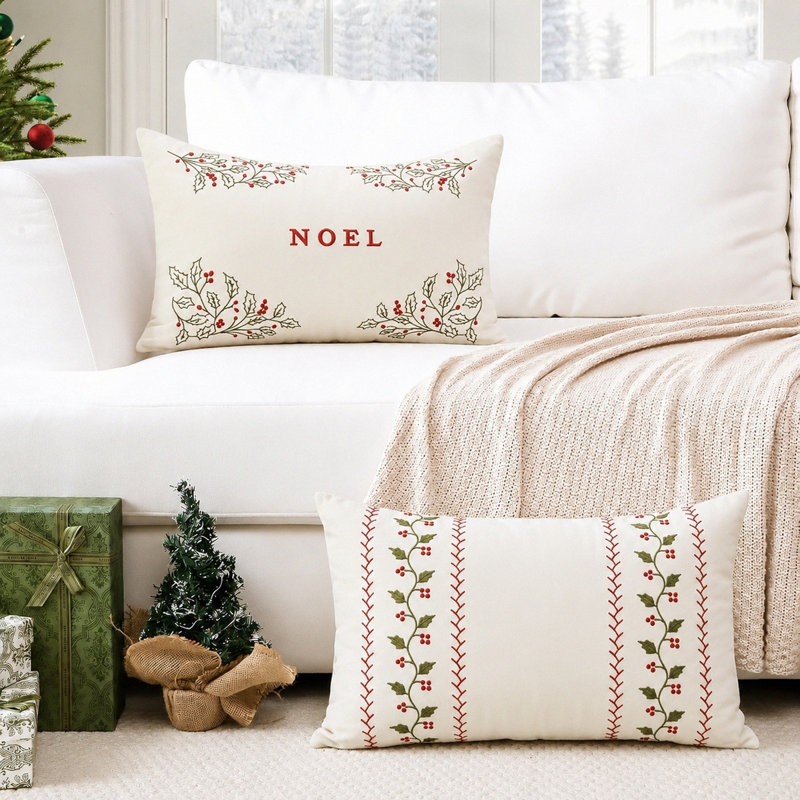 Housse de coussin décorative brodée NOËL Cerise, 51 x 30 cm