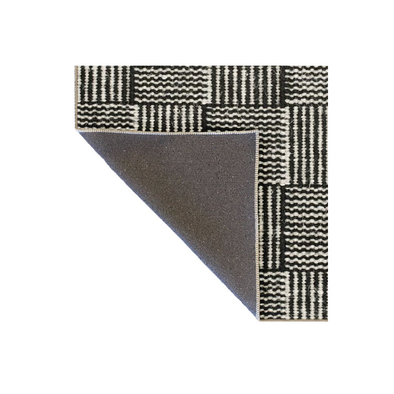 Tapis noir à motif géométrique à rayures, Sous-tapis rectangulaire de 3 pi 3 po x 4 pi 11 po
