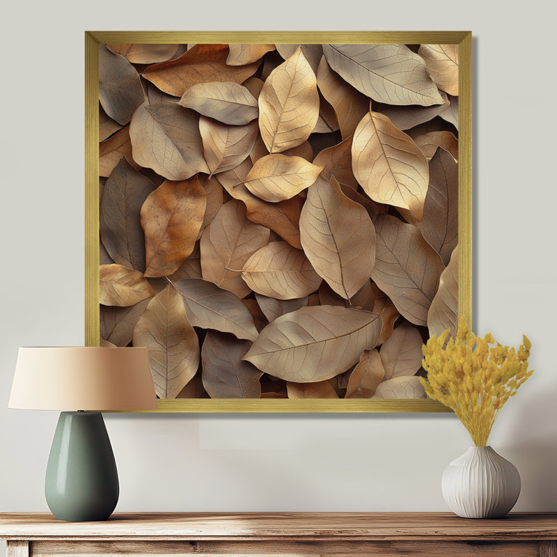 «Brown Sable Leaves III» - art mural feuilles, H 36 po x l 36 po, Reproduction encadrée d'une seule photo, Doré