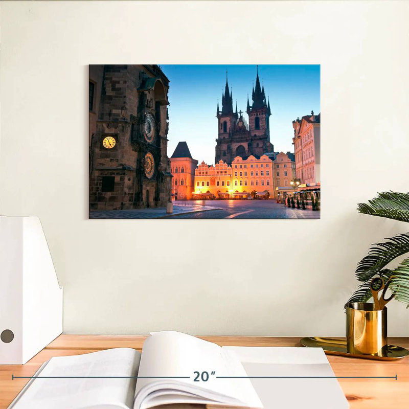 Nicci Prague Town Square, H 8 po x l 12 po
