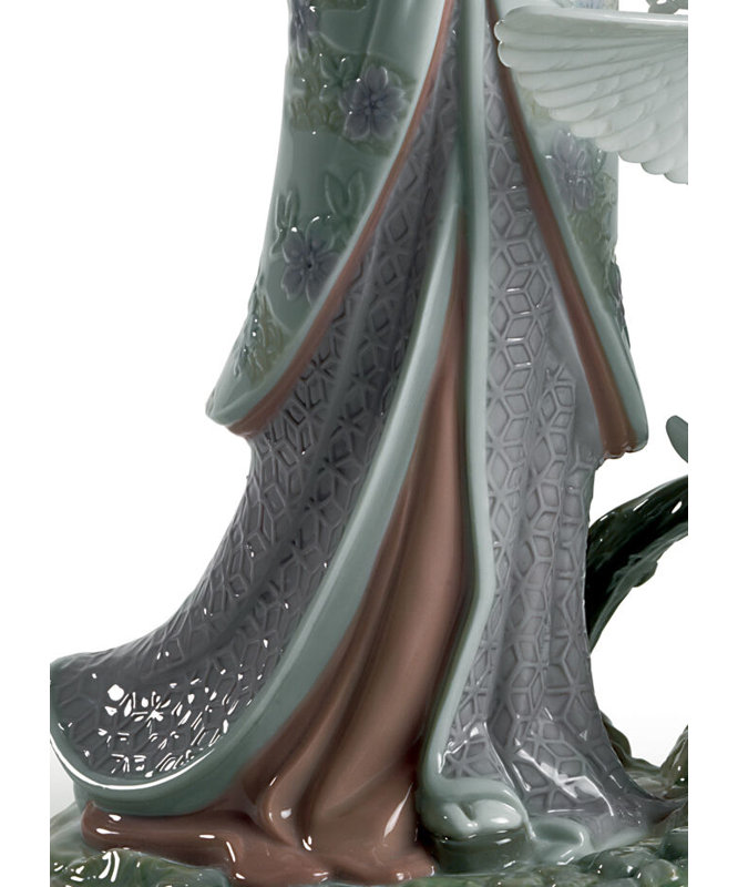 Japanese Portrait Woman Figurine