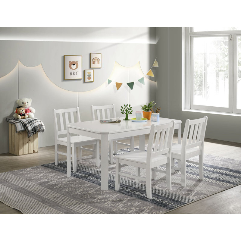 Ensemble de salle à manger 5 pièces Winston Porter Velis avec table et 4 chaises en blanc