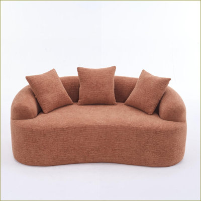 Causeuse incurvée, beige chaud, sans assemblage, L 65 po pour appartements | Chenille, mousse et ressort | Crème abricot