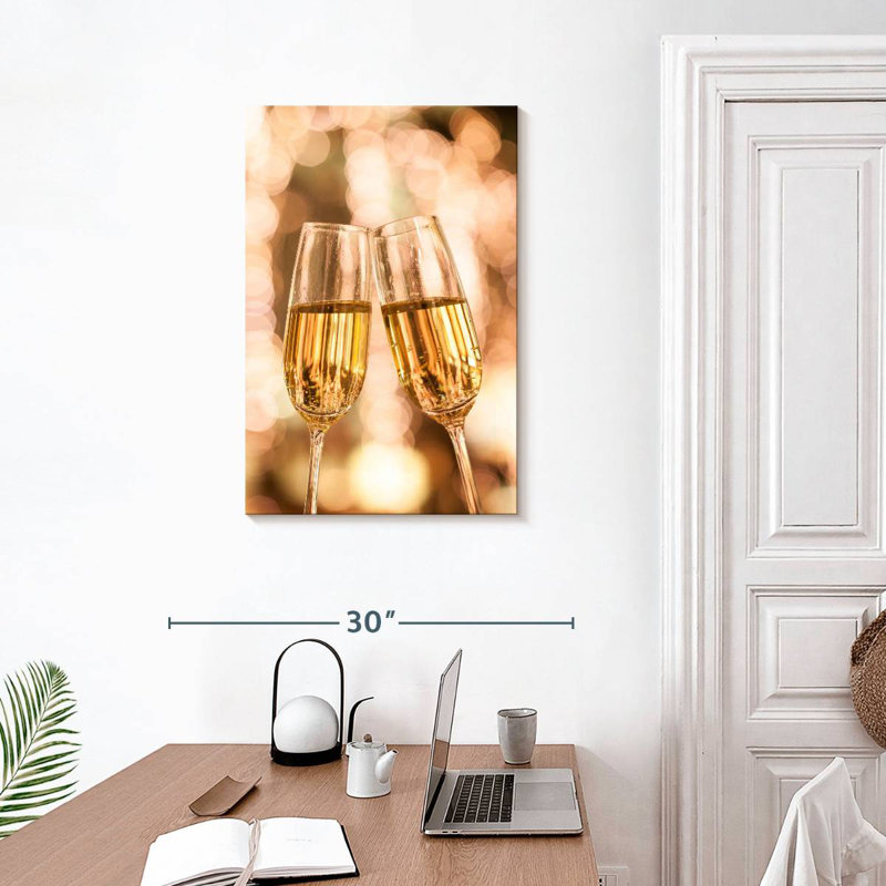 Yarlin Champagne Cheers, H 30 po x l 20 po