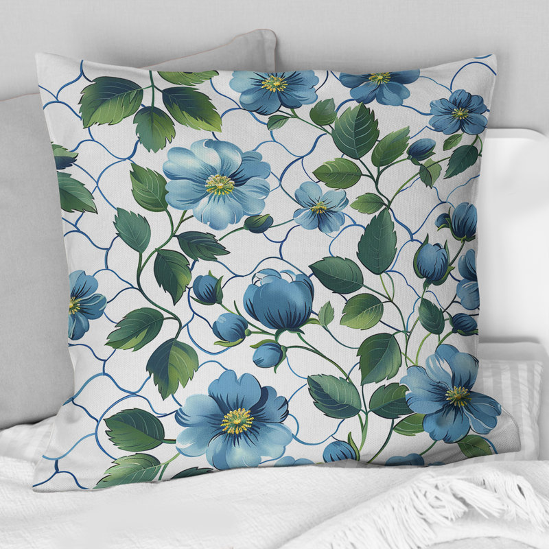 Coussin décoratif floral bleu à motif de treillis IV, H 16 po x l 16 po