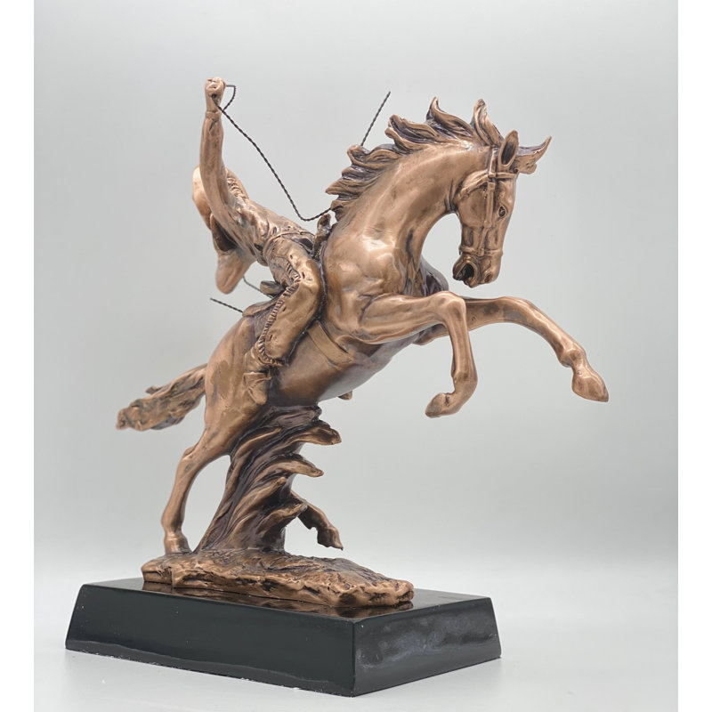 Figurines & Sculptures