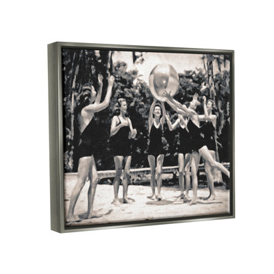 " Vintage Beach Girls " by Graffi*Tee Studios