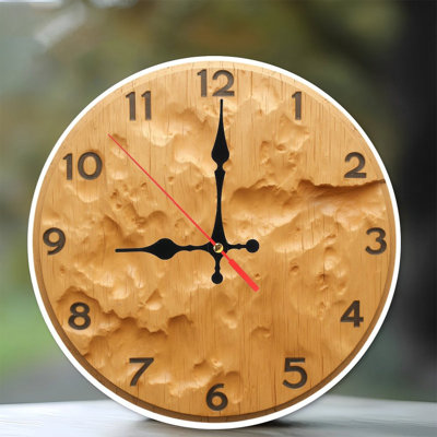 Horloge murale rustique en bois sculpté