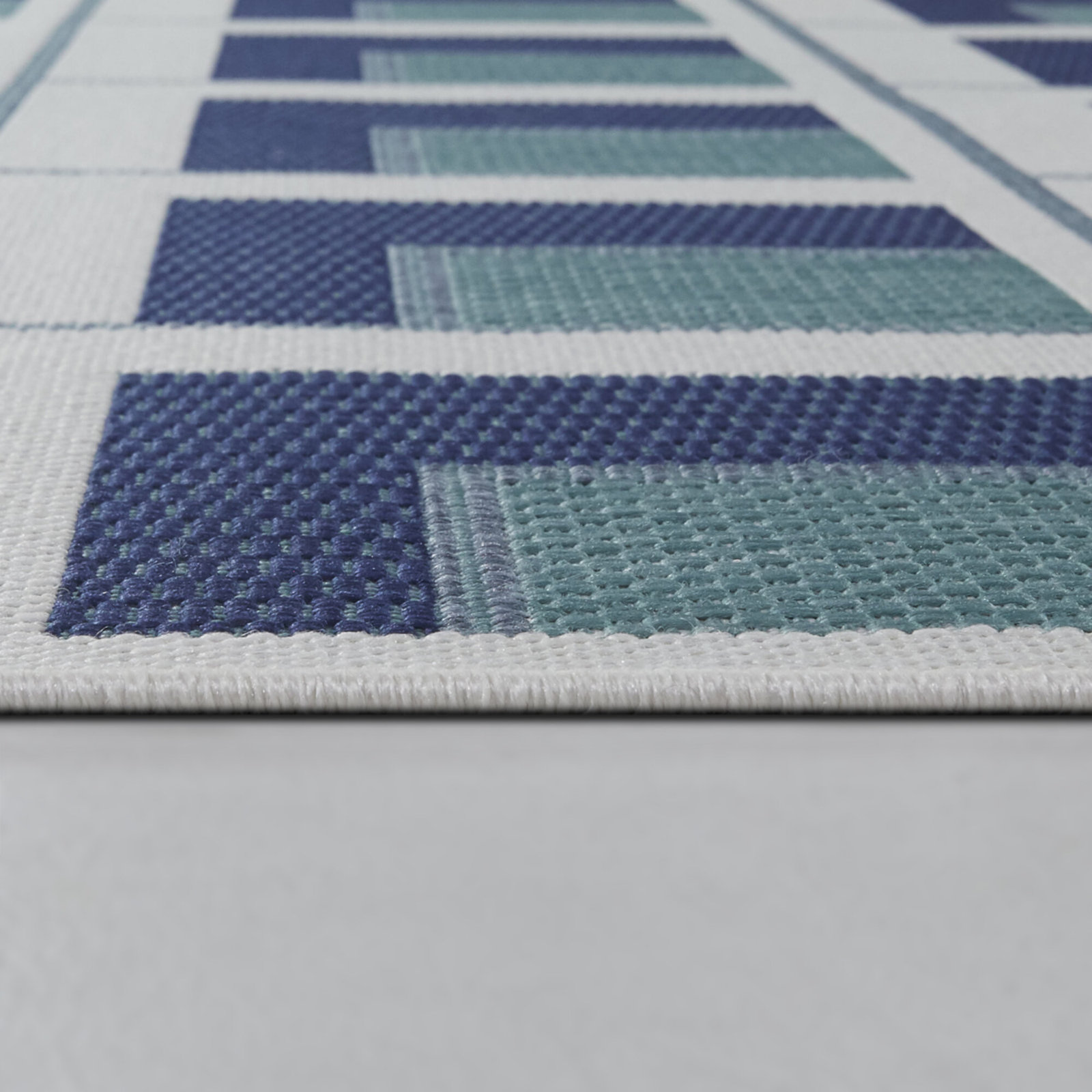 Kamran Indoor/Outdoor Rug, Rectangle 5'3" x 7'