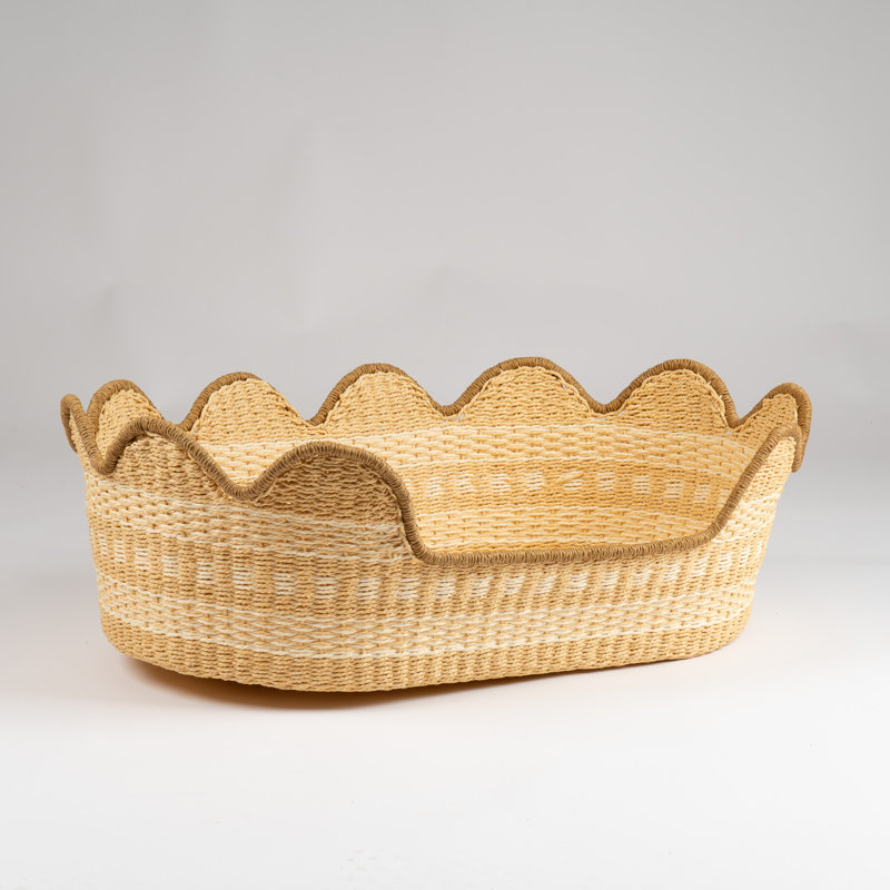 Natural & Cream Scallop Pet Bed with mat, Medium (26 - 40 lbs), 24cm H x 72cm W x 46cm D