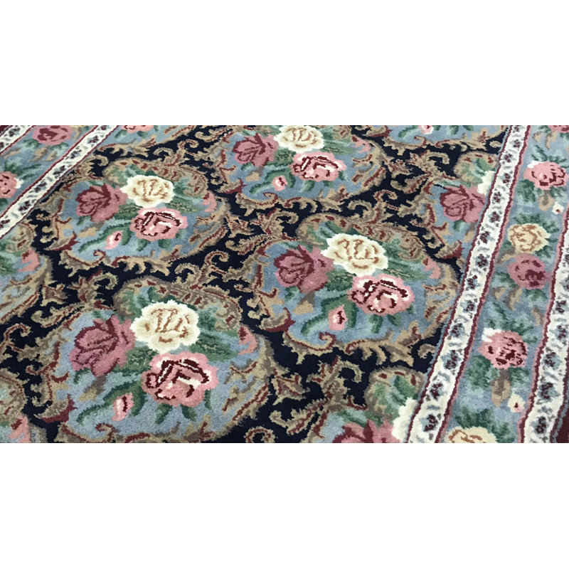 Hand Woven Wool Floral Area Rug
