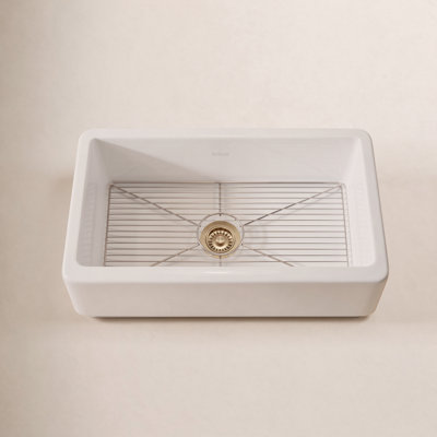 Turino™ 33" Reversible Fireclay Farmhouse Sink
