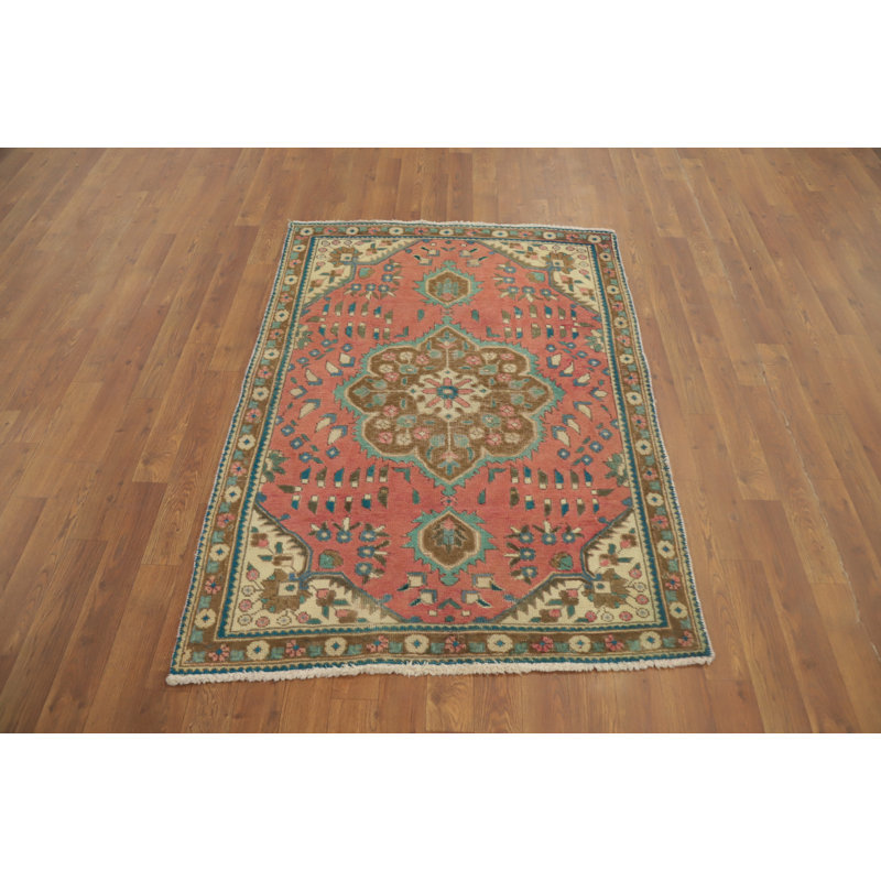 Tapis traditionnel rose en laine 3x5