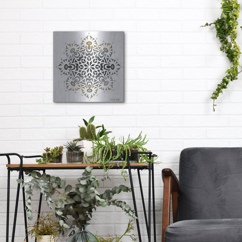"Mandala sur blanc" par Cindy Jacobs, H 12 po x l 12 po