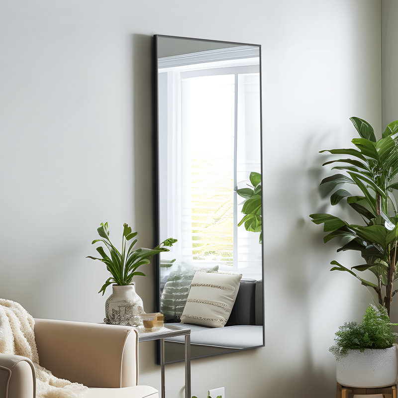 Miroir d'appoint mural moderne et contemporain Beshore, Noir, 47 po x 22 po