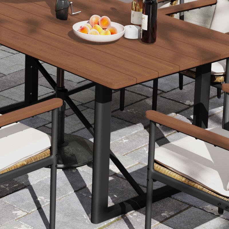 Table de salle à manger d'extérieur Huskins