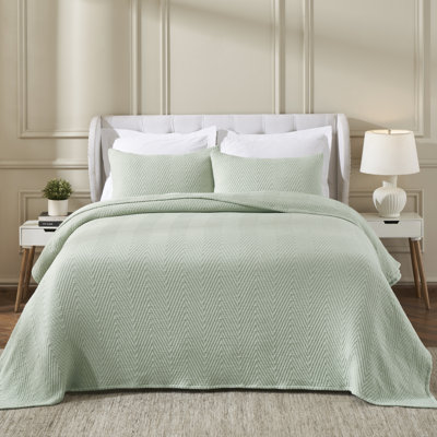 Superior Aswan Medium Weight Cotton Blend Textured Modern Chevron Pattern Coverlet